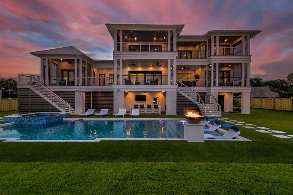New Waterfront Home With Deep Water Dock Isle of Palms Kültér fotó