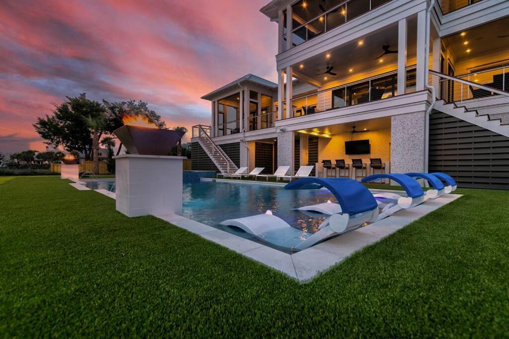 New Waterfront Home With Deep Water Dock Isle of Palms Kültér fotó