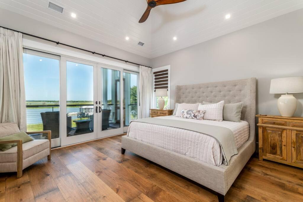 New Waterfront Home With Deep Water Dock Isle of Palms Kültér fotó