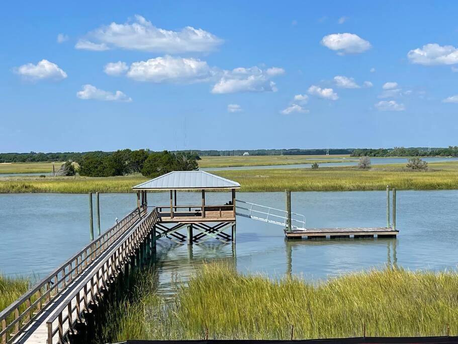 New Waterfront Home With Deep Water Dock Isle of Palms Kültér fotó