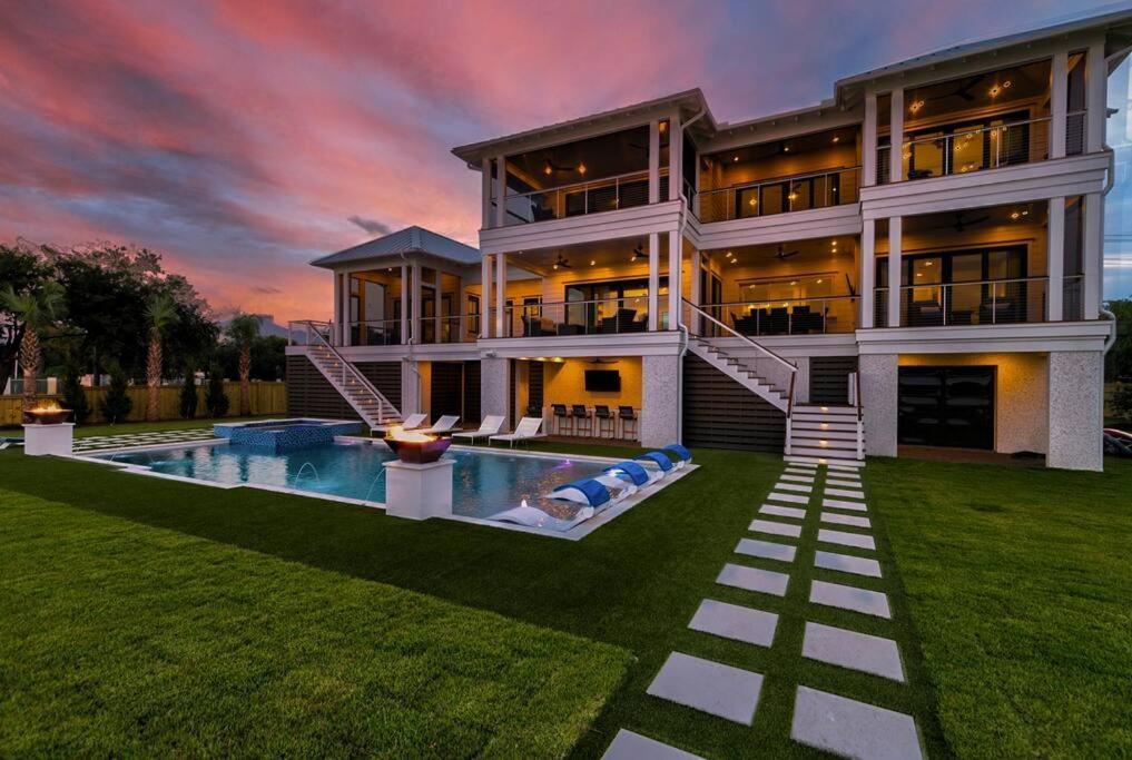 New Waterfront Home With Deep Water Dock Isle of Palms Kültér fotó
