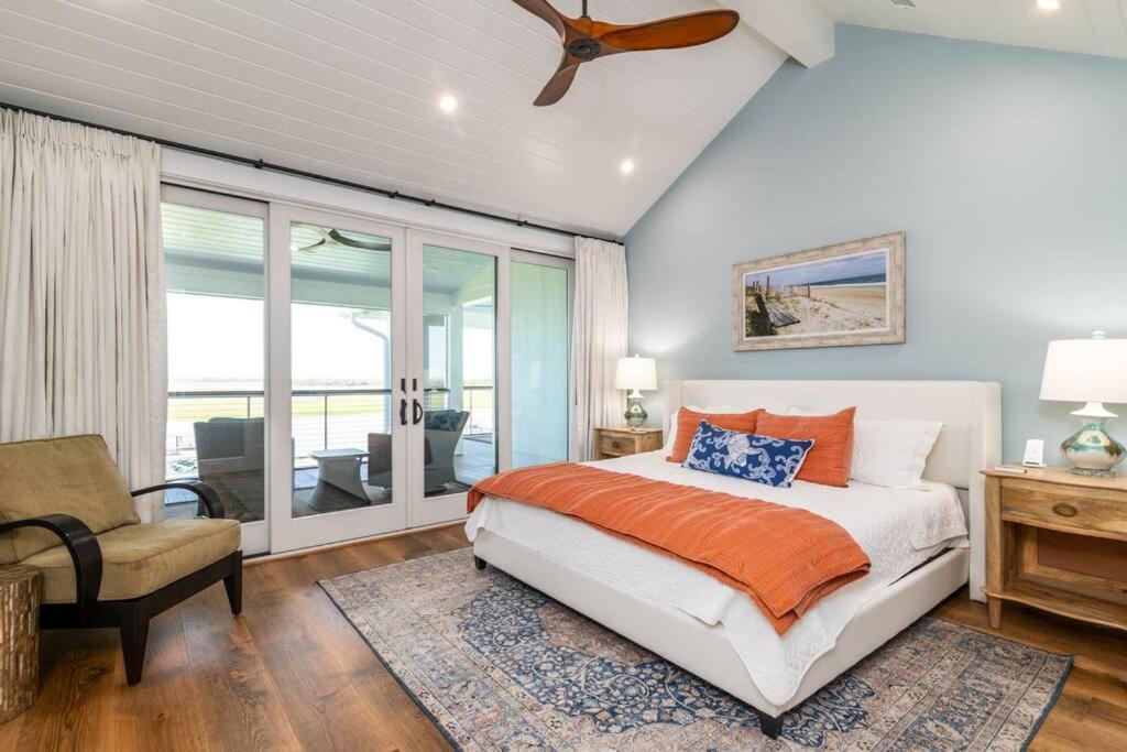 New Waterfront Home With Deep Water Dock Isle of Palms Kültér fotó