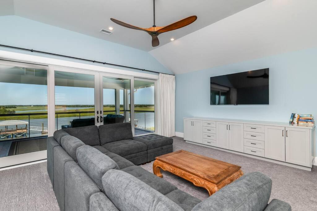 New Waterfront Home With Deep Water Dock Isle of Palms Kültér fotó